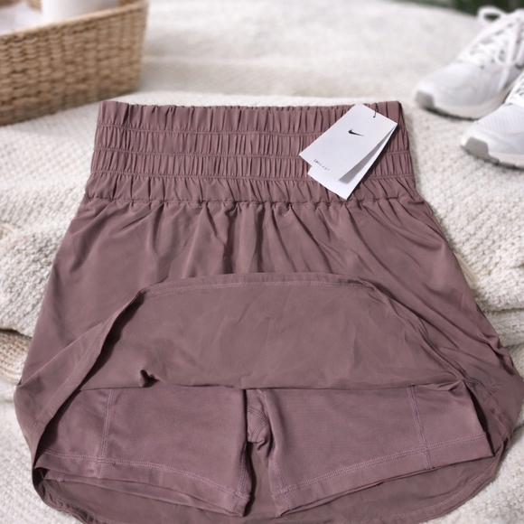 Nike Dri-FIT Mauve Athletic Skort Skirt w/ Built-In Shorts Small (Flawed) - Picture 2 of 7